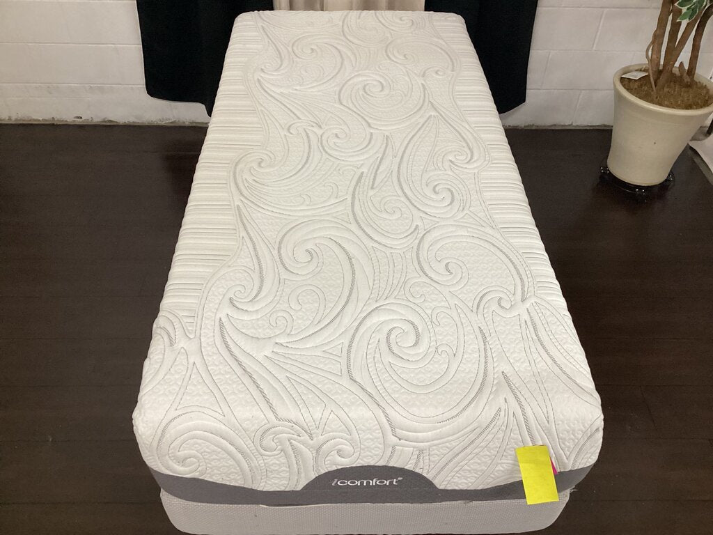 80700 - Serta iComfort Savant Everfeel Twin XL Matress