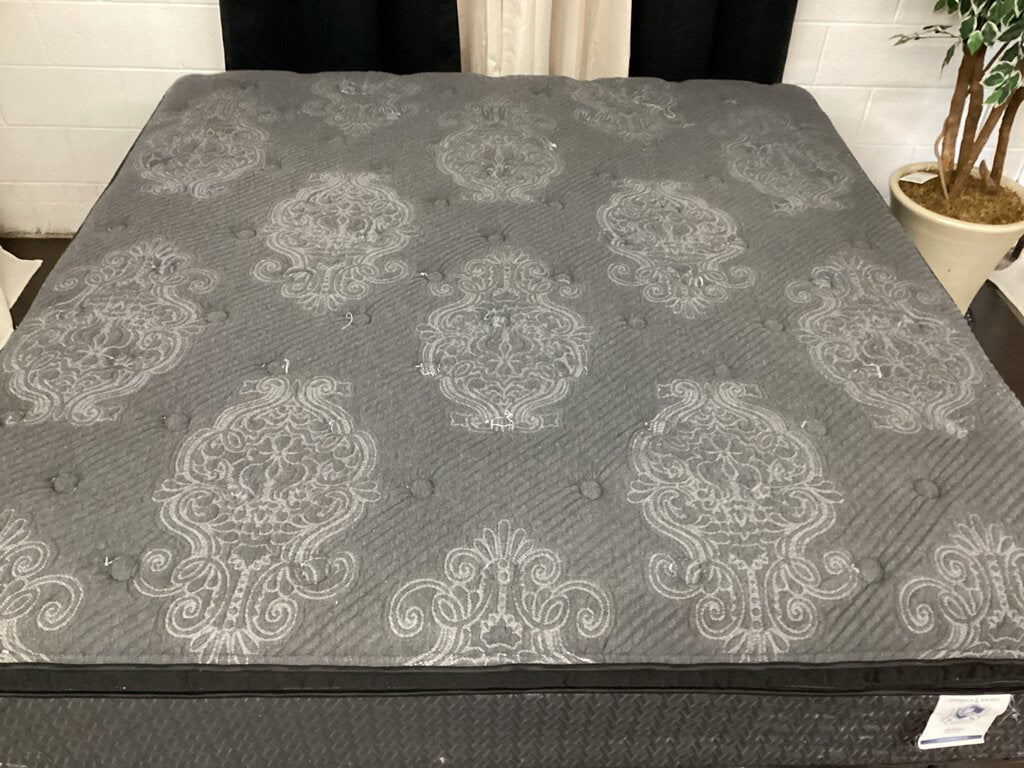 80730 - Hampton & Rhodes Jubilant Pillow Top King Mattress