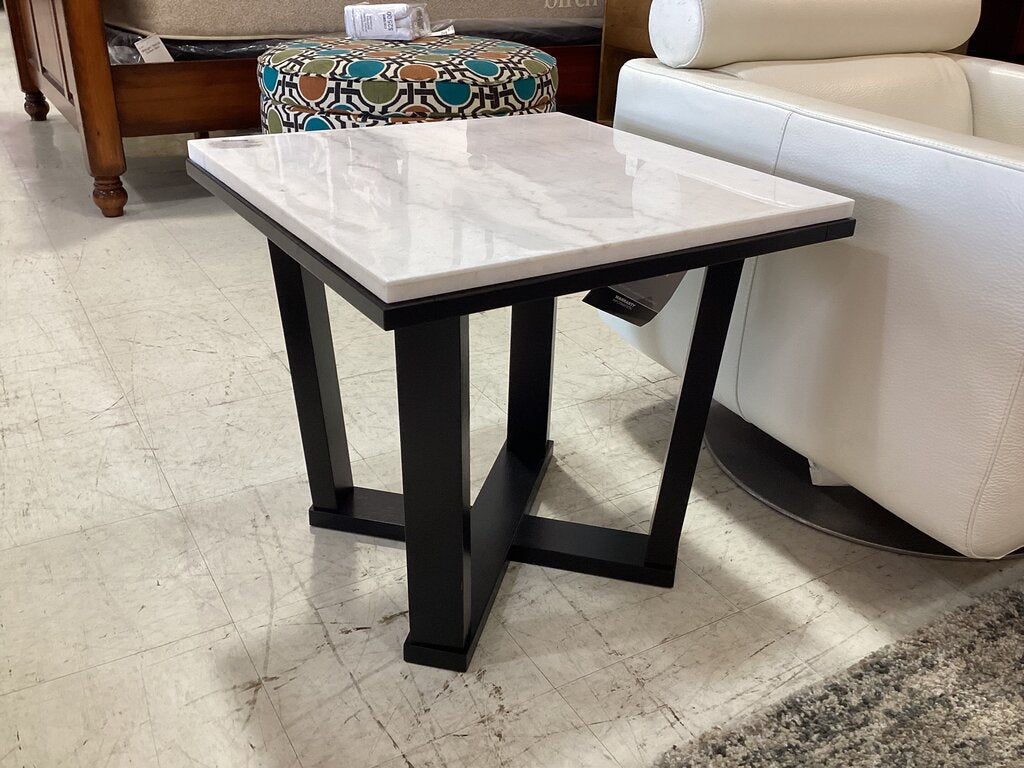 80742 Ashley Fostead White Square End Table