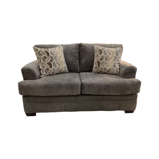 Nutmeg NEW Loveseat 65x40x40 (M11557)