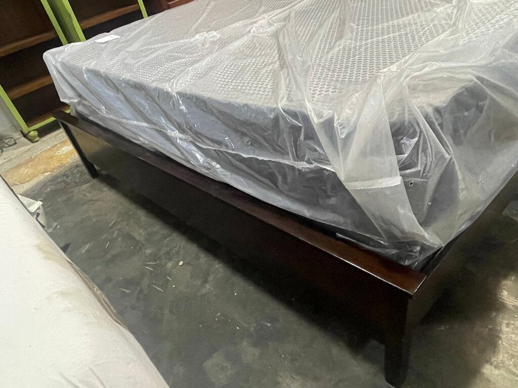 80775 Ashley Padded King Bedframe 79x85x32