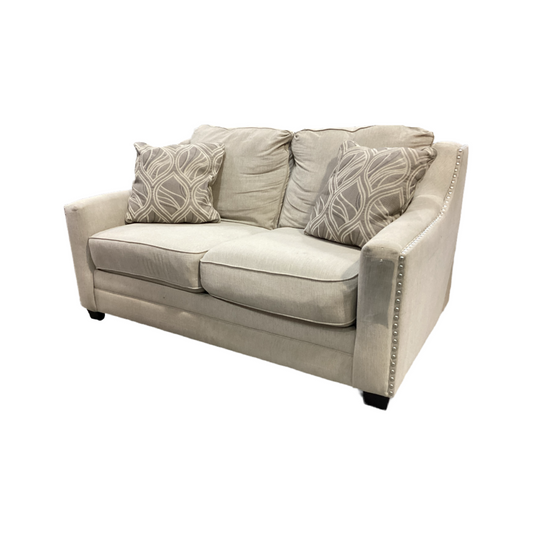 80808 - Ashley Mauricio Linen Loveseat 65x39x36