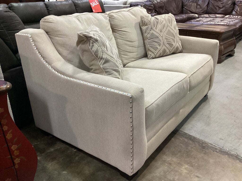 80808 - Ashley Mauricio Linen Loveseat 65x39x36
