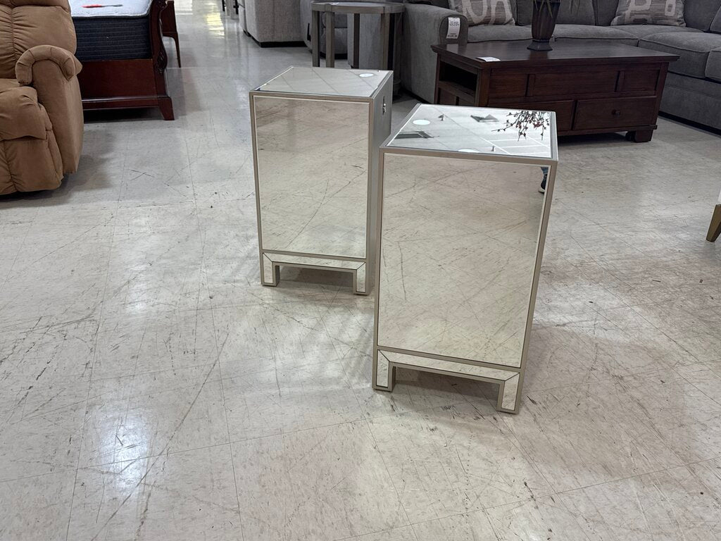 80801- Pair Of Mirrored Youth Nightstands 18x14x24