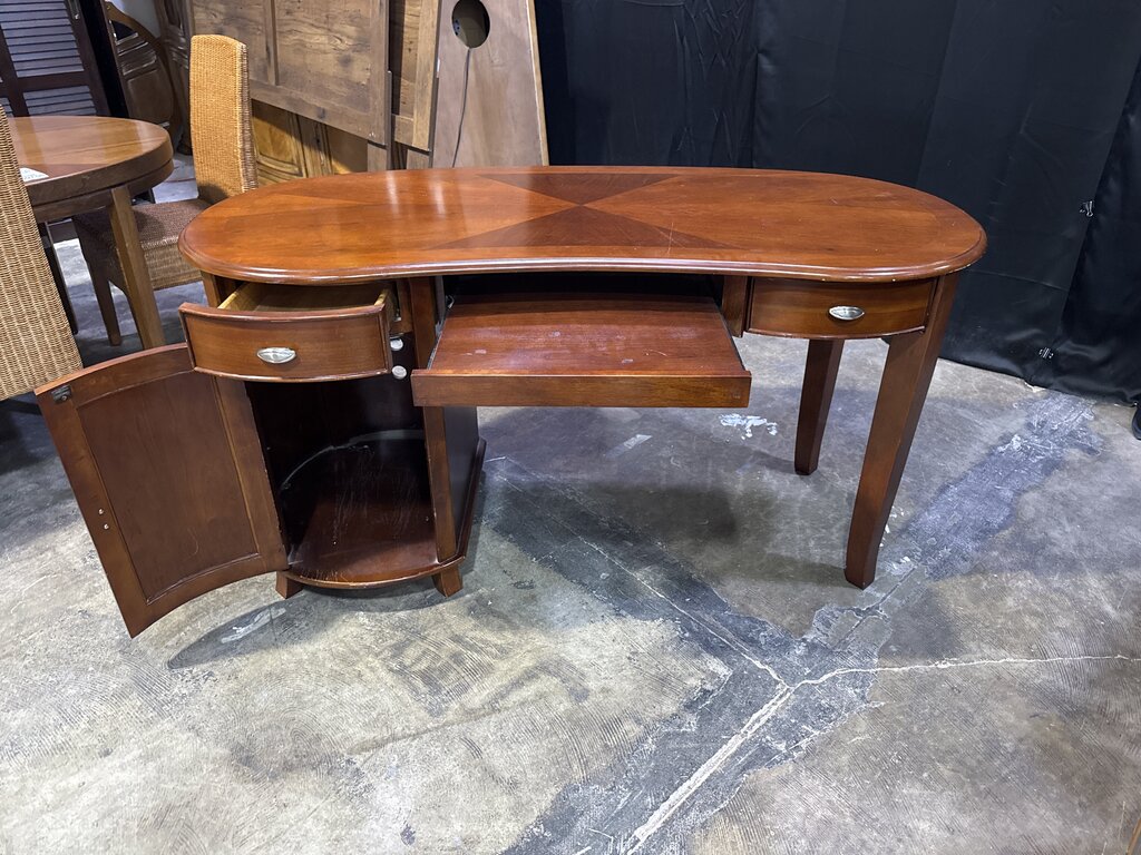 80820 - Kidney Bean Shaped Computer Desk 60x27x30