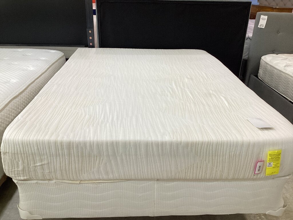 80780 - White Foam Full Mattress