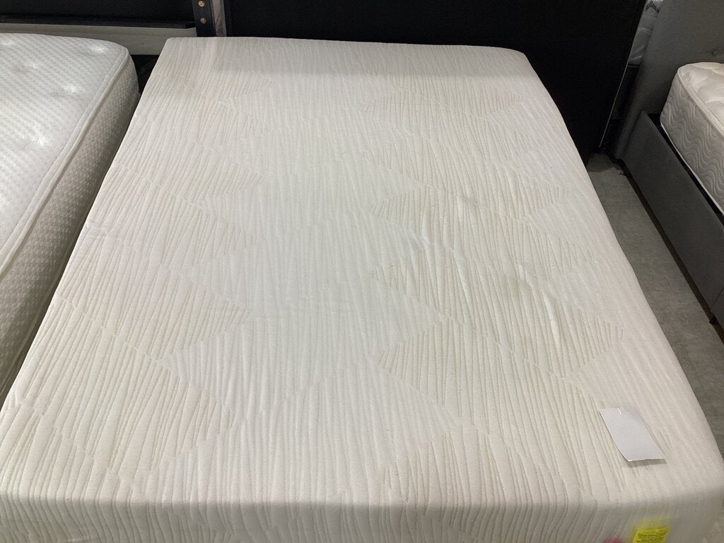 80780 - White Foam Full Mattress