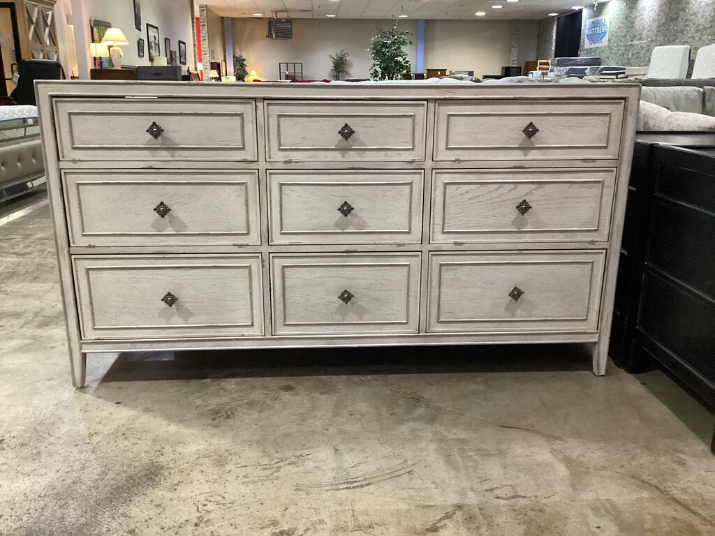 80794 - Hooker Sanctuary Anastasie Vintage Hollywood Dresser 70x20x38