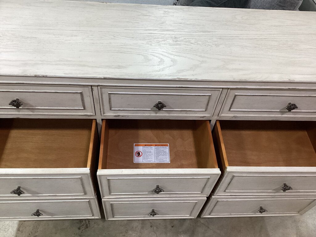 80794 - Hooker Sanctuary Anastasie Vintage Hollywood Dresser 70x20x38