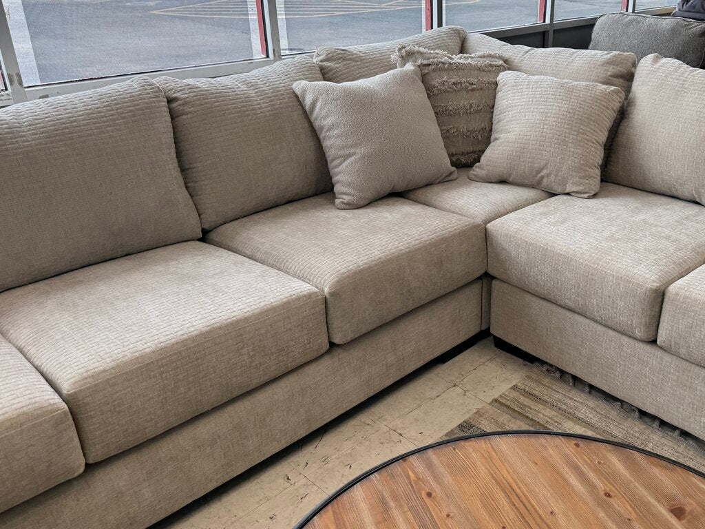 80840 - Michael Nicholas Casper 4pc Sectional 179x44x40