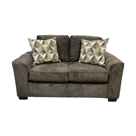 Nutmeg NEW Loveseat 65x40x40 (M11710)