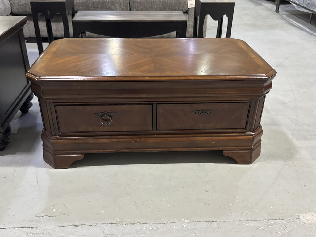 80849 - Ashley Hamlyn Lift Top Cocktail Table 45x20x25