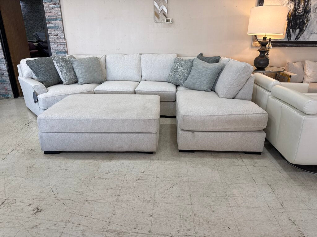 80768 - Ashley Flynndale Marble 3pc Sectional w/Ottoman 149x86x36; 53x38x20