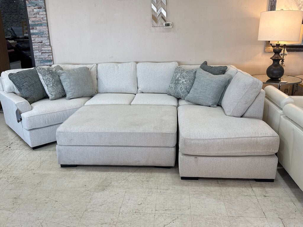 80768 - Ashley Flynndale Marble 3pc Sectional w/Ottoman 149x86x36; 53x38x20