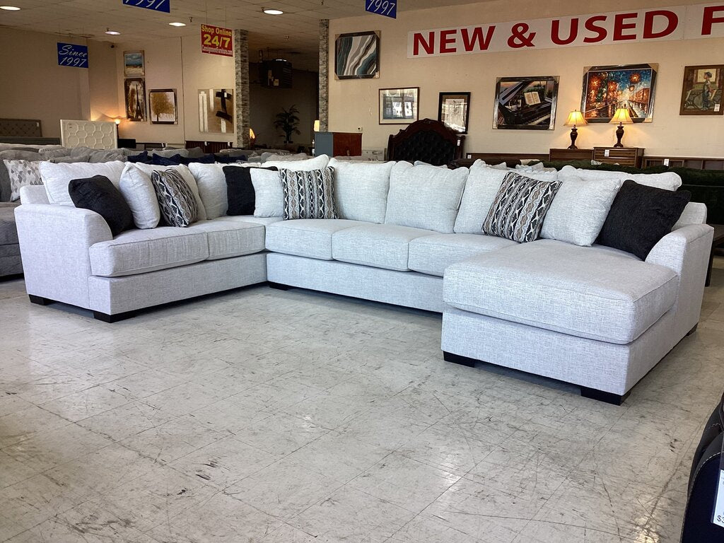 80874 - Michael Nicholas Fortune 3pc Sectional 159x101/68x38