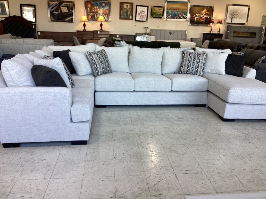 80874 - Michael Nicholas Fortune 3pc Sectional 159x101/68x38