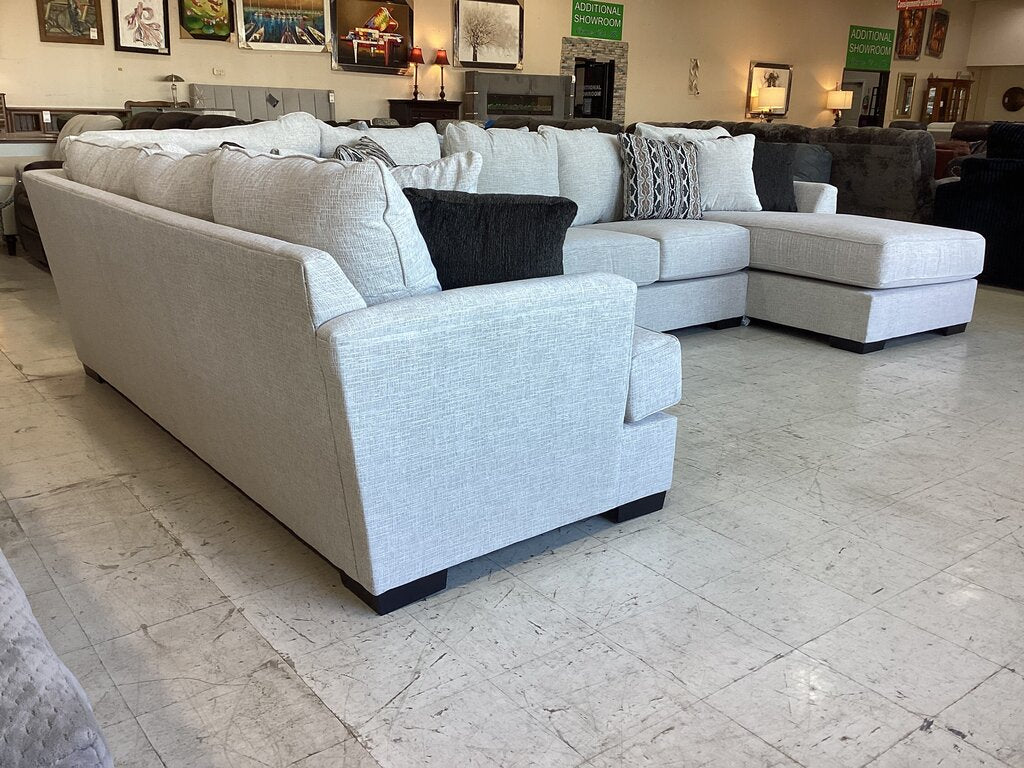 80874 - Michael Nicholas Fortune 3pc Sectional 159x101/68x38