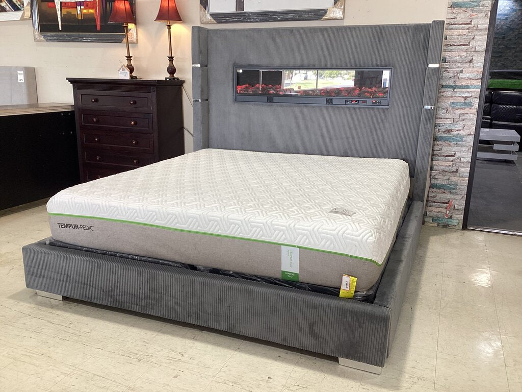 Harmony Gray NEW King Fireplace Bed Frame 84x90x67 (115040)