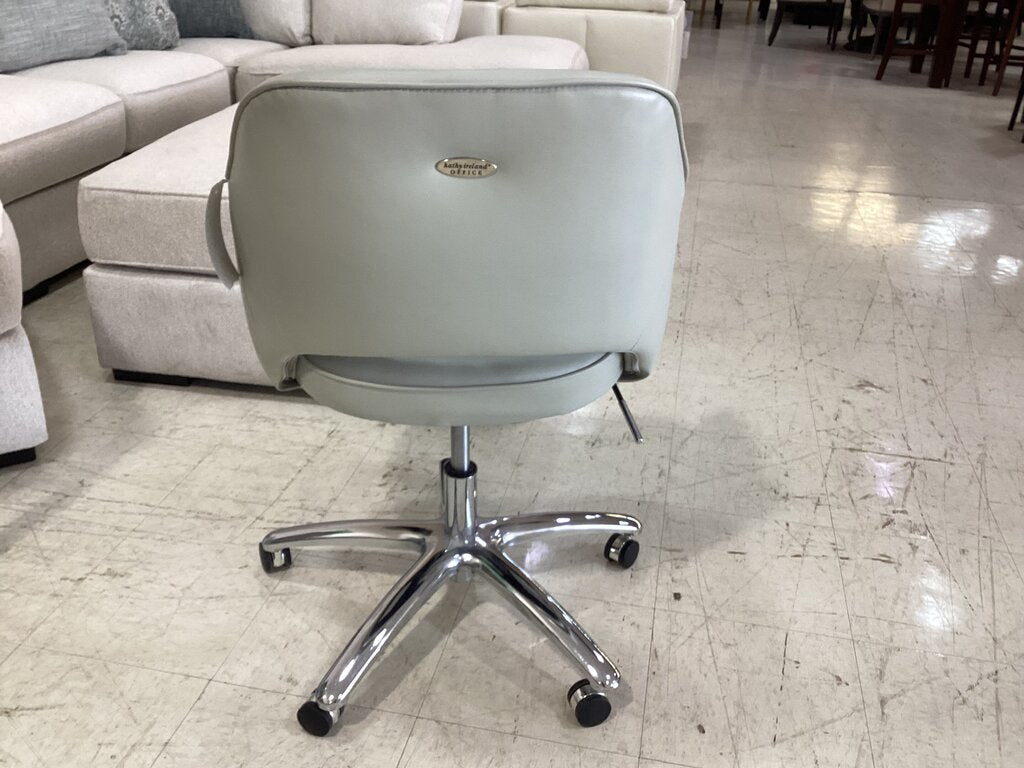80915 (8524-18) Kathy Ireland Gray Rolling Desk Chair 23x19x33