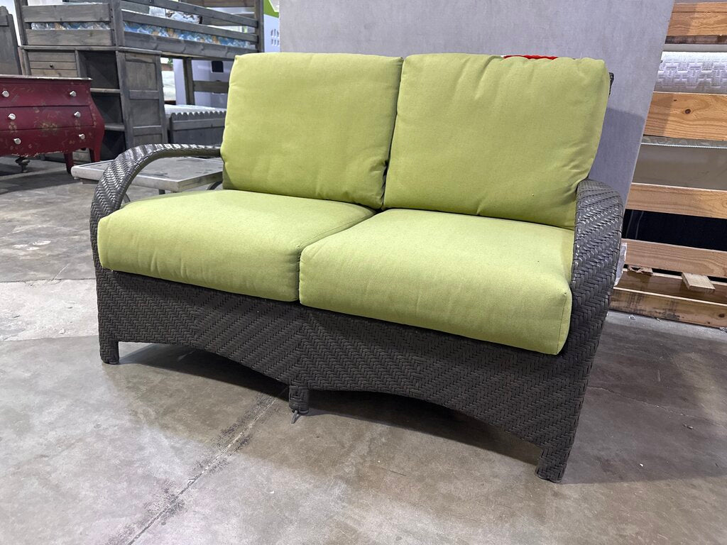 80917 (8524-20) Wicker Patio Loveseat 53x35x35
