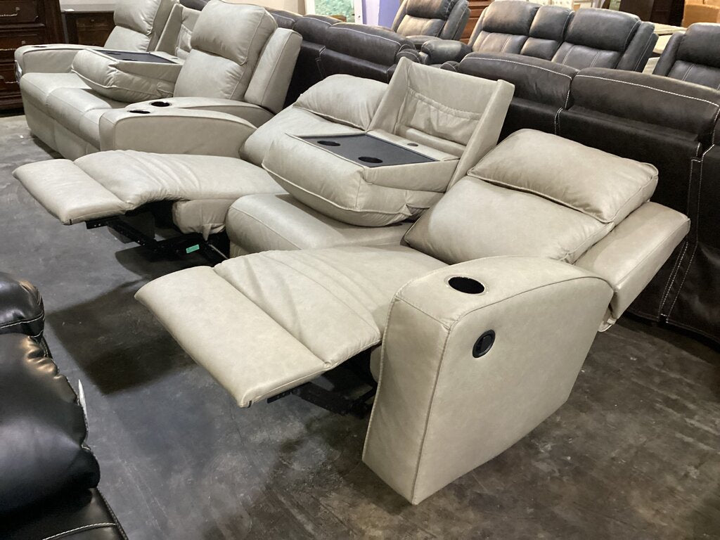 80770 - Ashley Lavenhorne Pebble Manual Reclining Sofa w/Drop Down Console 87x42x43