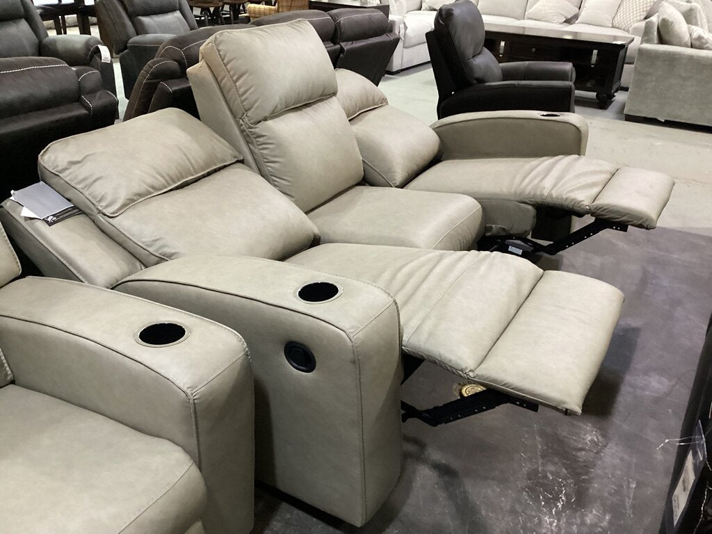80770 - Ashley Lavenhorne Pebble Manual Reclining Sofa w/Drop Down Console 87x42x43