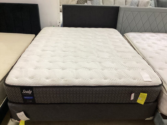80777 - Sealy Performance Queen Mattress