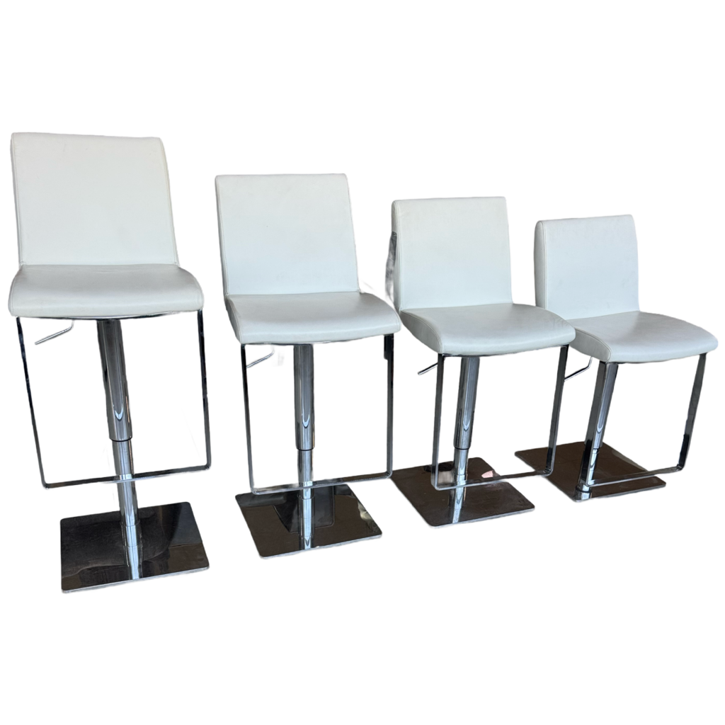 83714 - Set of 4 Villa Vici Lewis Adjustable Barstools 16x19x21-32 to 16x19x31-42
