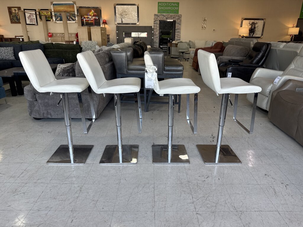 83714 - Set of 4 Villa Vici Lewis Adjustable Barstools 16x19x21-32 to 16x19x31-42