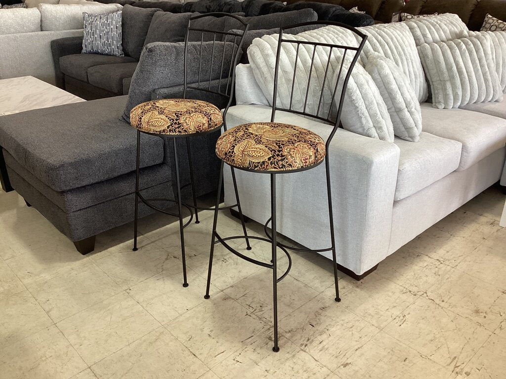 80955 - Pair of Wrought Iron Barstools 17x17x43