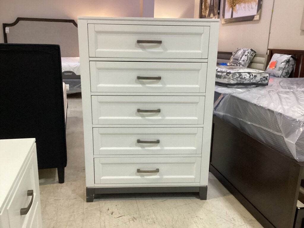 80988 (8530-8) Ashley Brynburg Chest 35x16x51