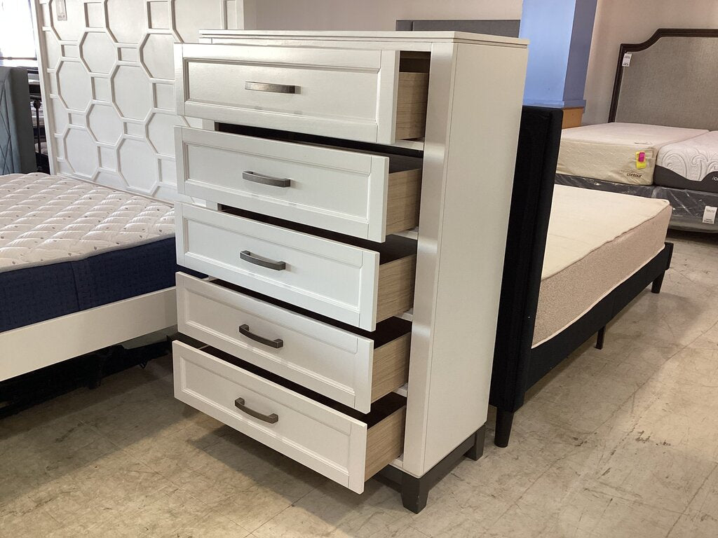 80988 (8530-8) Ashley Brynburg Chest 35x16x51