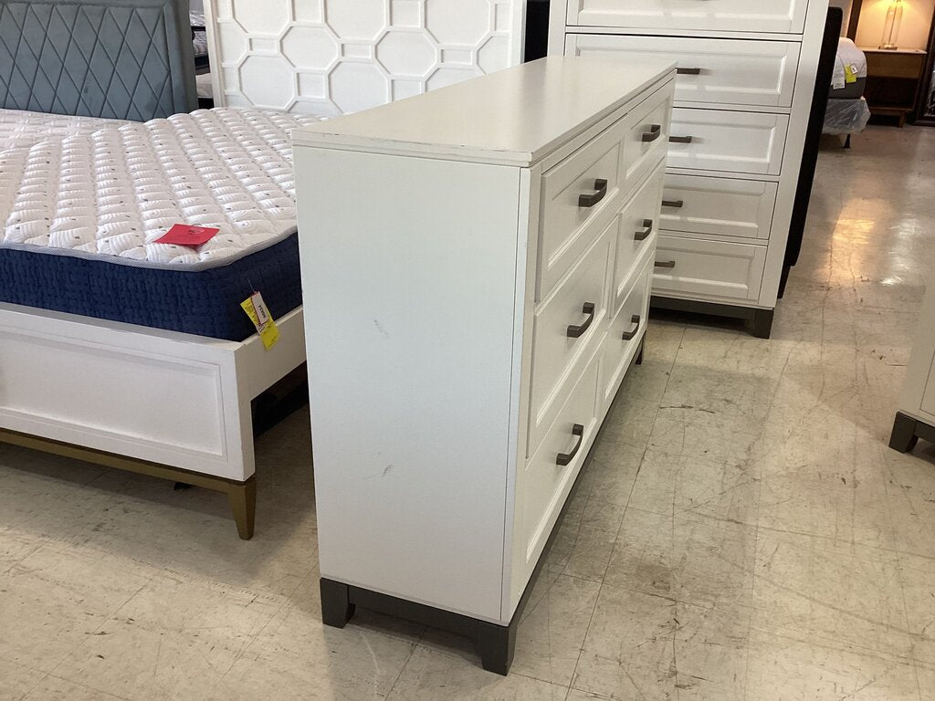 80995 (8530-15) Ashley Brynburg Dresser 61x16x38