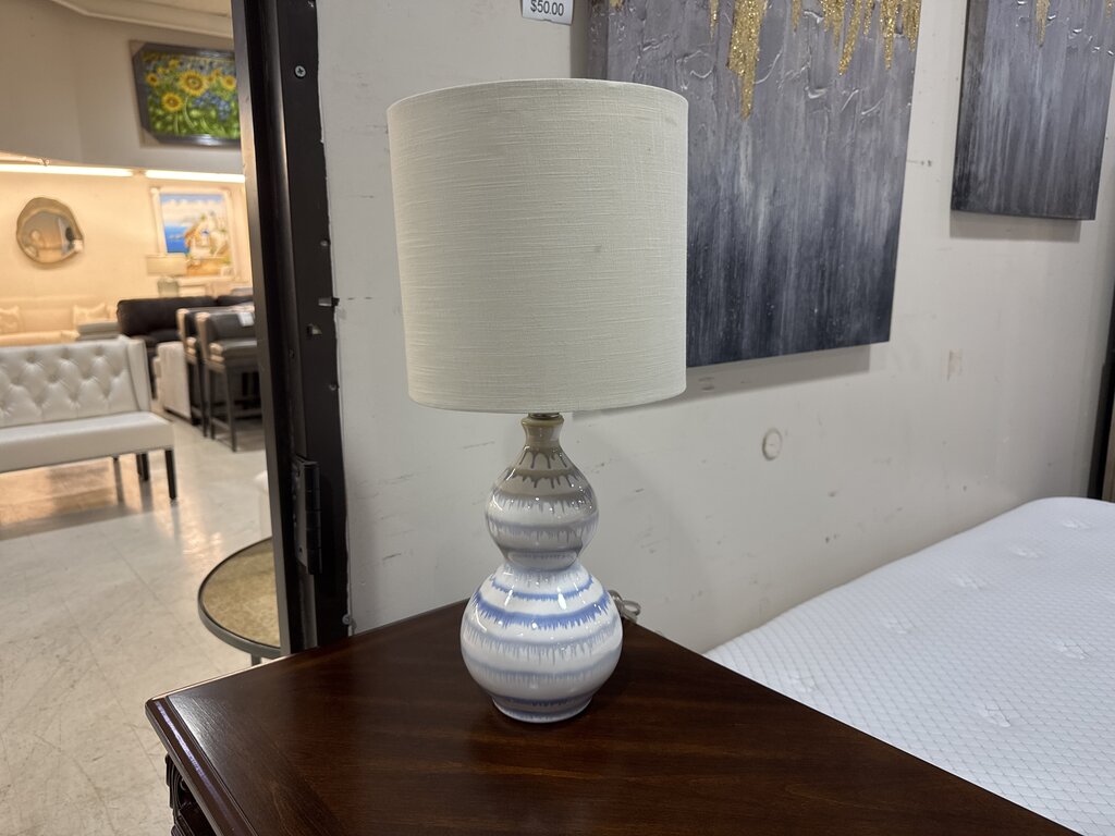 85052 - Blue & Cream 19in Table Lamp