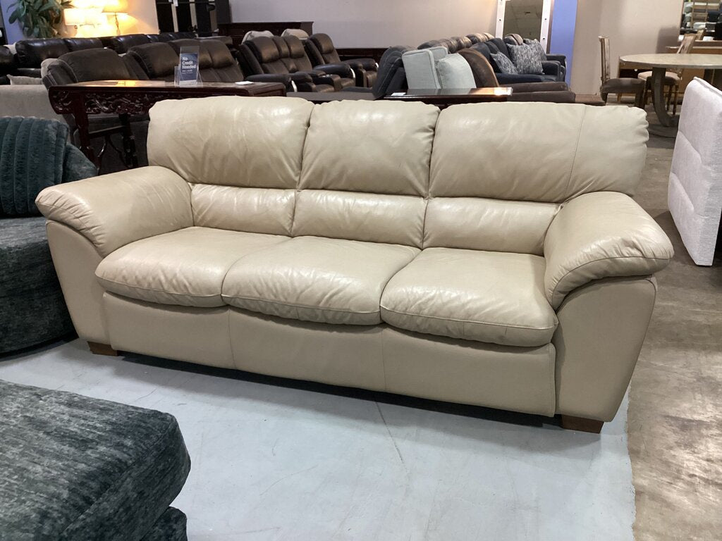 85062 - Divani Tan Leather Sofa 81x34x36
