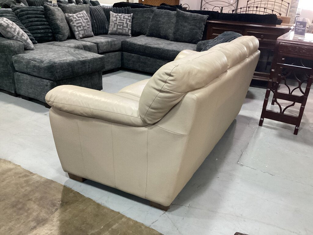 85062 - Divani Tan Leather Sofa 81x34x36