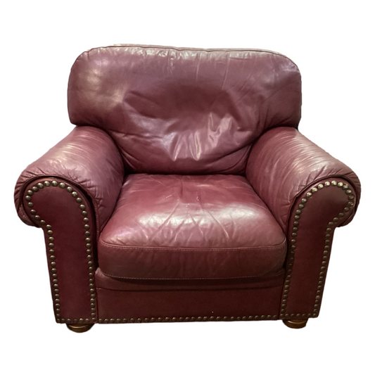 85063 - Burgundy Leather Club Chair 42x34x34