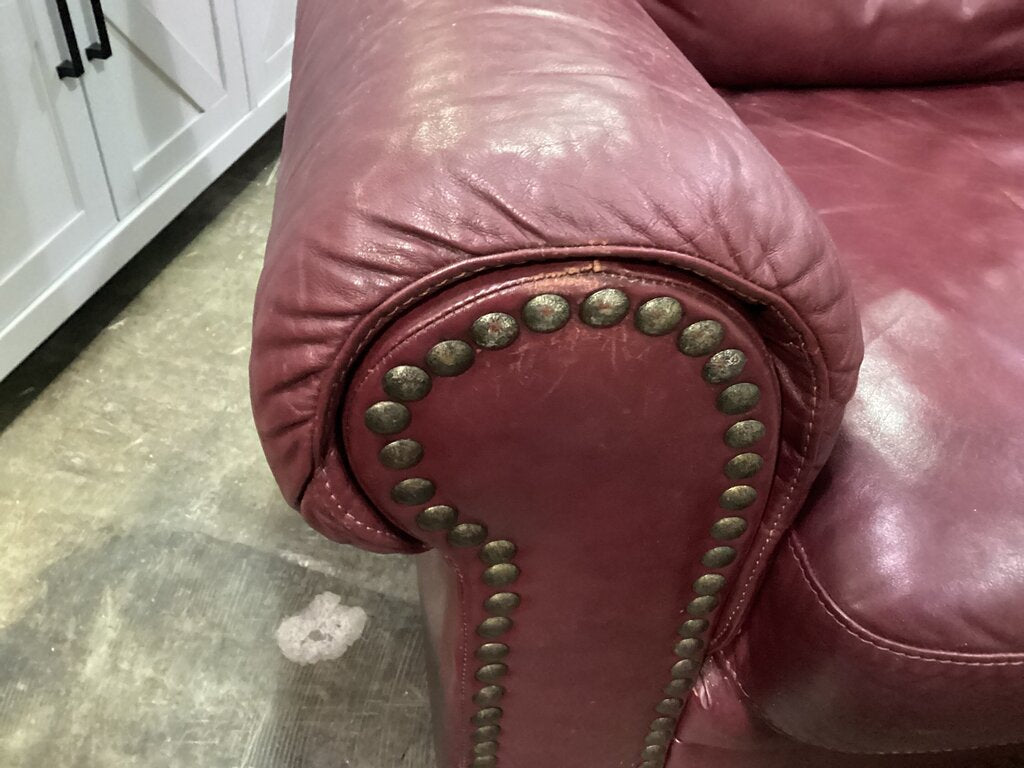 85063 - Burgundy Leather Club Chair 42x34x34