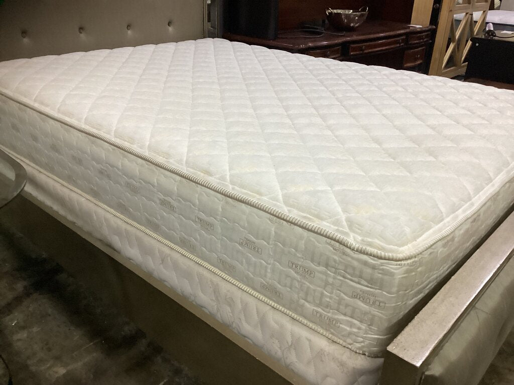 80827 - Serta Trump Home Metropolitan Queen Mattress