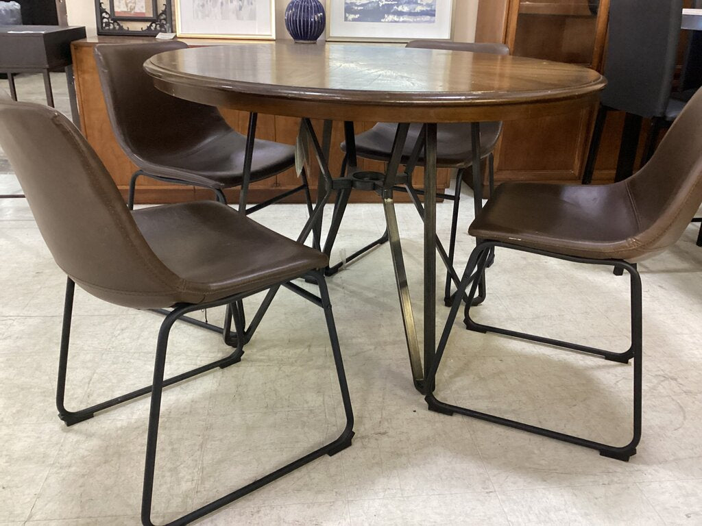 85131 - Ashley Centiar 5pc Dining 43x31