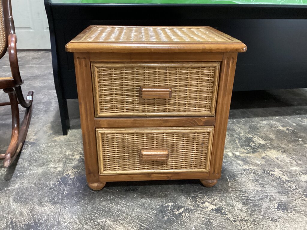 85119 - Vintage Wicker 2 Drawer Nightstand 21x18x22