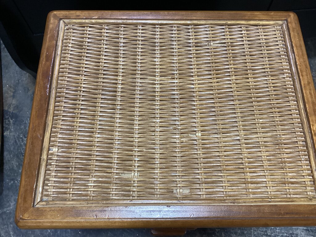 85119 - Vintage Wicker 2 Drawer Nightstand 21x18x22