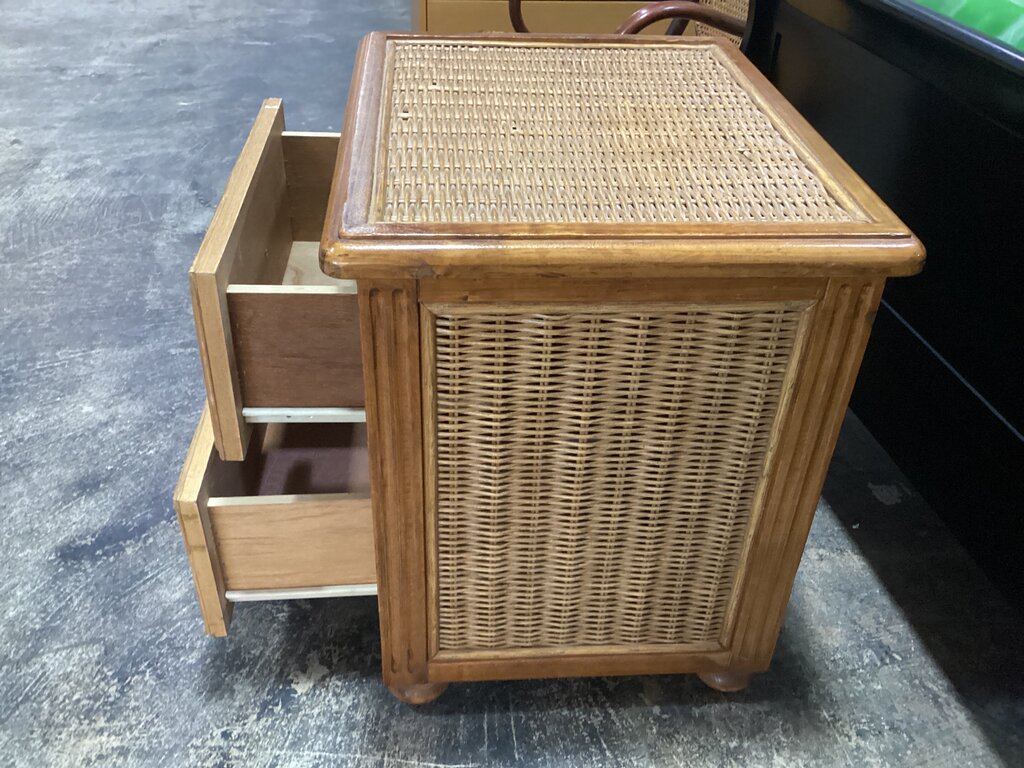 85119 - Vintage Wicker 2 Drawer Nightstand 21x18x22