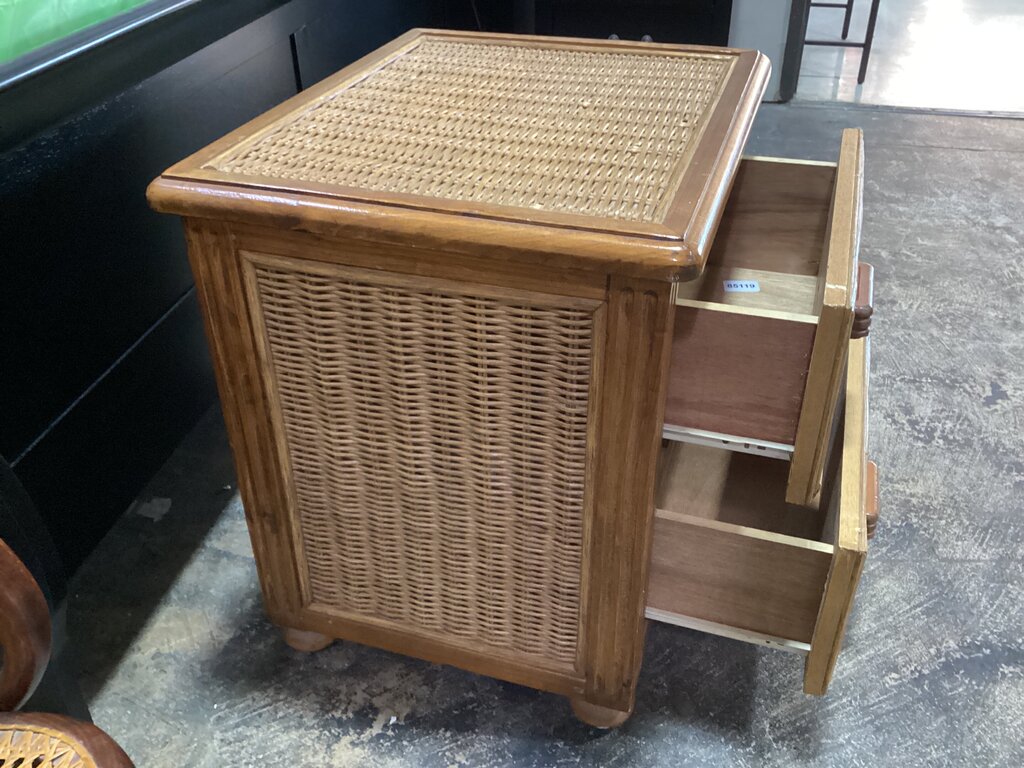 85119 - Vintage Wicker 2 Drawer Nightstand 21x18x22