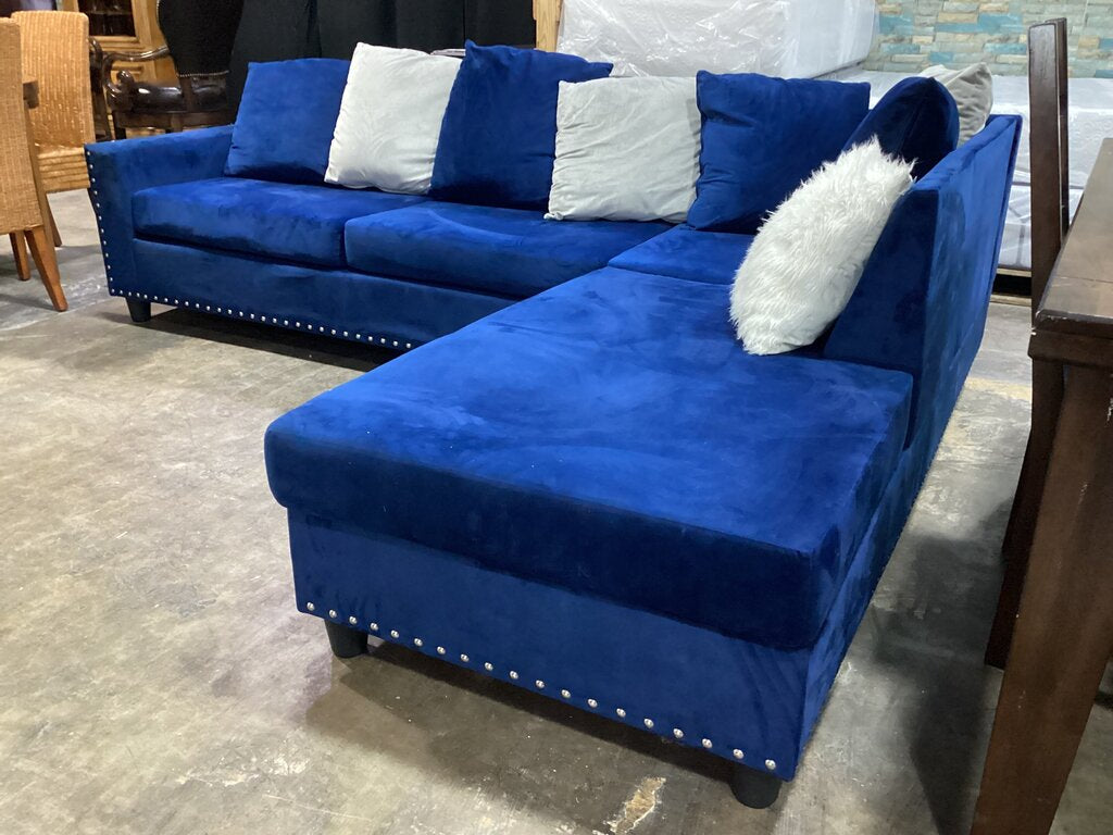 85113 - Blue Velour 2pc Sectional 106x81x30