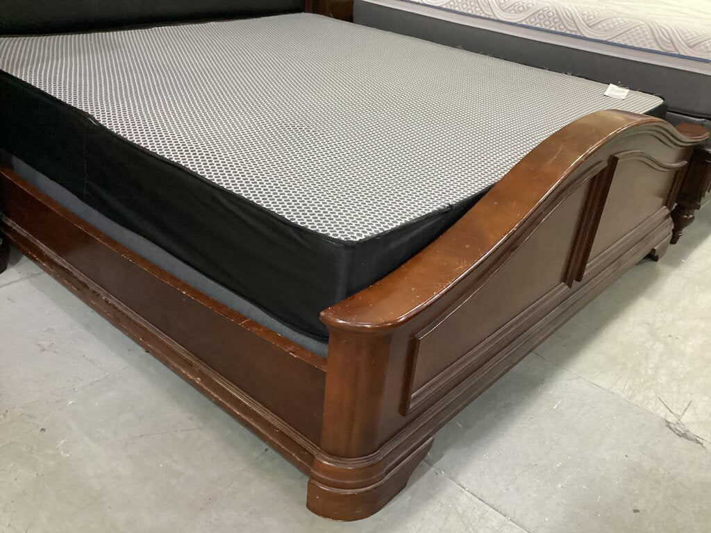 85130 - King Bed Frame 82x89x56