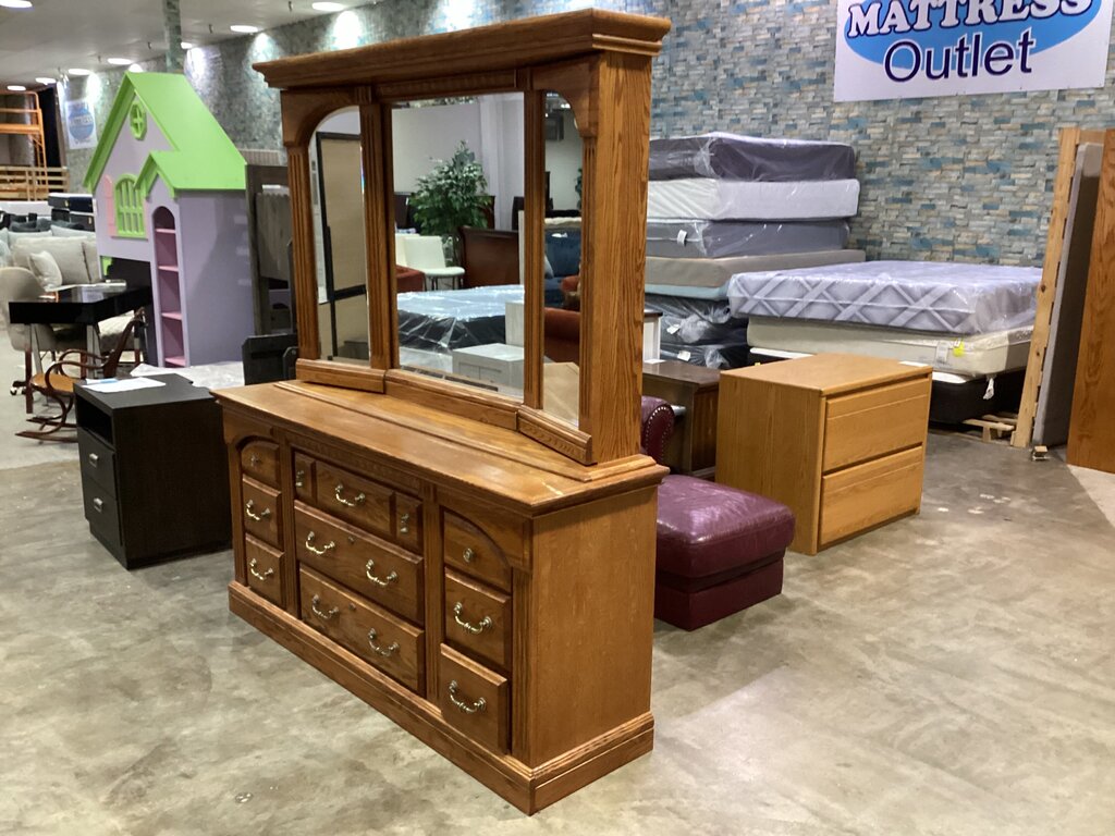 85139 - Vintage Michael Howard Georgian Court Dresser 70x20x34