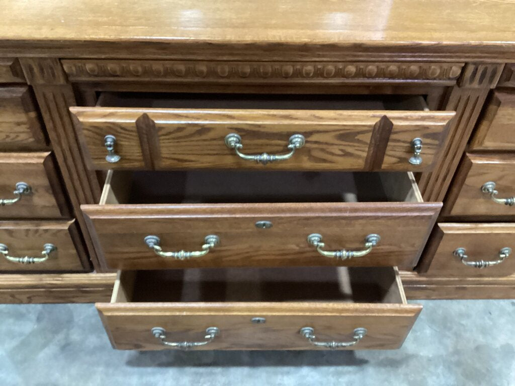 85139 - Vintage Michael Howard Georgian Court Dresser 70x20x34