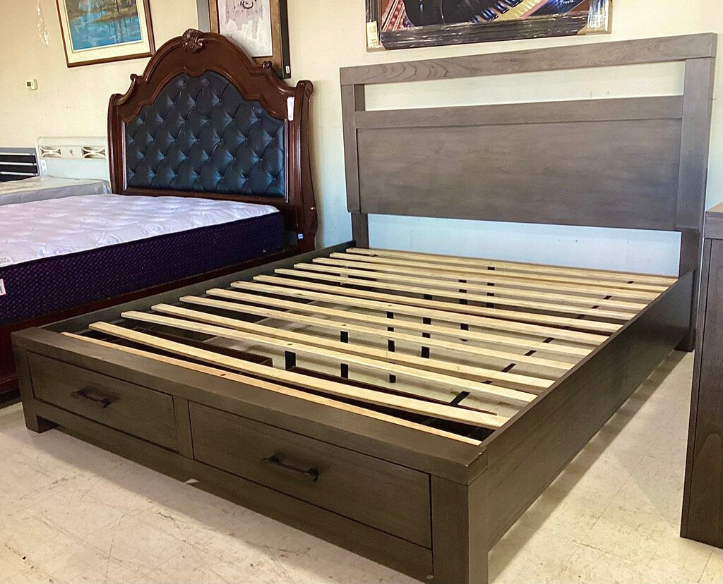 85172 Ashley King Storage Bed Frame 80x90x57