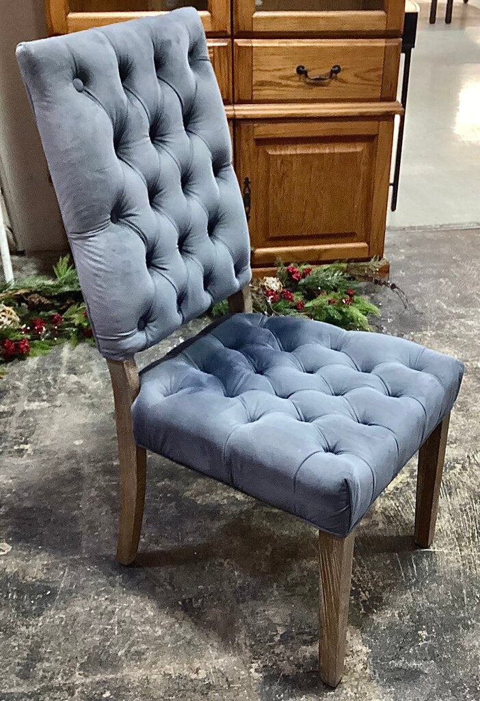 85154 Gray Velour Tufted Side Chair 19x19x40